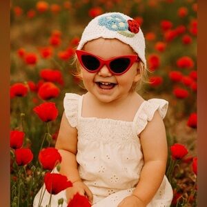 🔴 NWOT bundle Toddler hand crochet beanie and fashion sunglasses